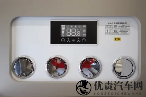 一箱油跑千公里，总电量超200度！标配四驱差速锁，还有超大床！-3