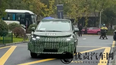 广州车展首发，零跑A10专利图曝光-1