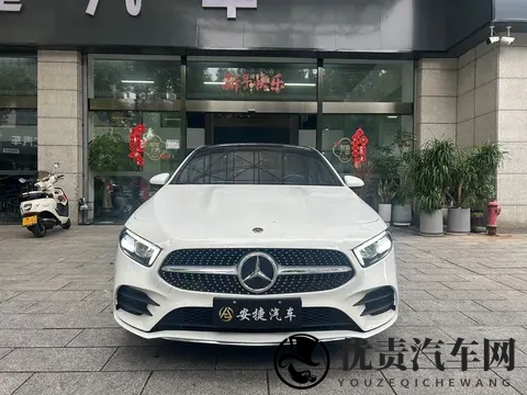 13万拿下白色奔驰A级！2021款运动轿车，都市丽人的时尚之选-1