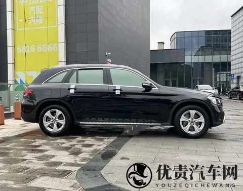 19万拿下昆明一手黑武士,20款奔驰GLC260L,家用代步好选择-2