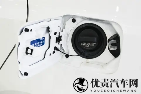 卡罗拉智能电混双擎购车手册，哪款更适合你？-3