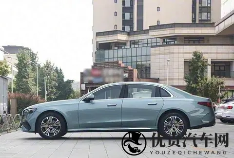 【E汽车】全新奔驰E级上市，经典版售4299万元起-2