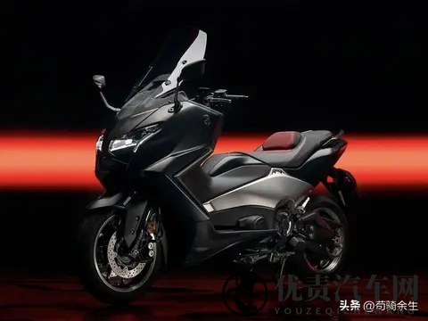 25年经典不改动力!TMAX纪念版靠红椅黑标吸睛,仅售一年争议大?-3