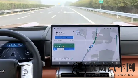 既有越野车的硬派，也有家用车的细腻，试驾方程豹钛7-1