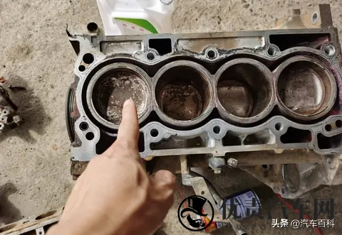 领克Z20曜红版发布：外银内红高级拉满，精致SUV天花板-1