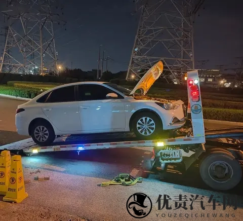 开车抛锚别慌！最新应对步骤+避坑指南，看完秒变“老司机”-1