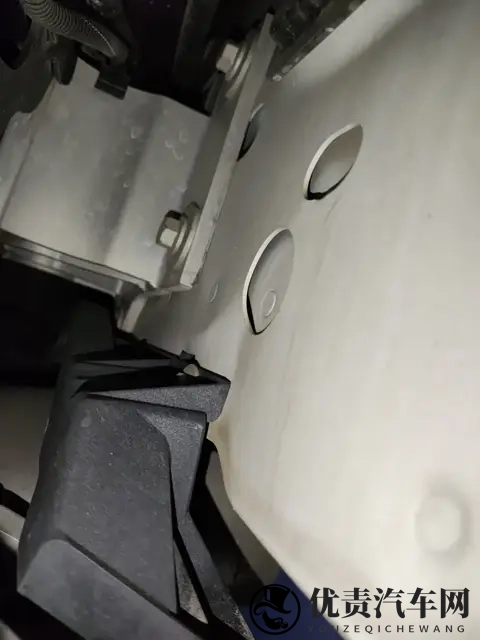 20款路虎揽胜：30T+8AT，8万公里一手车，豪华依旧！-3