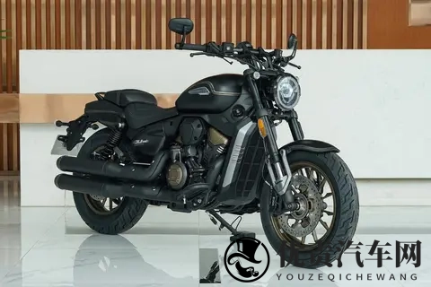 70岁也能考摩托驾照?保命指南:从TCS系统到头盔扣带的生死细节-1