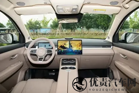 12万级插混SUV，六边形战士！230km纯电续航，超值！-3