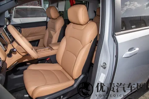 7座MPV推荐!多种动力可选,二排独立座椅,星光730家用真香!-3