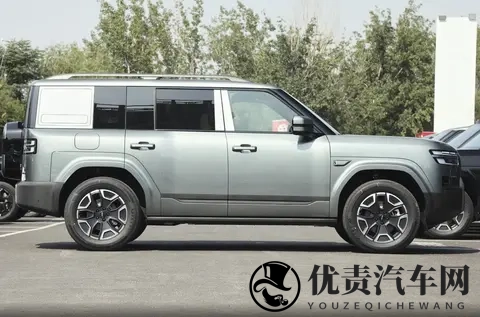 通勤不堵 + 露营能装！方程豹钛 7 把家用 SUV 玩明白了-3