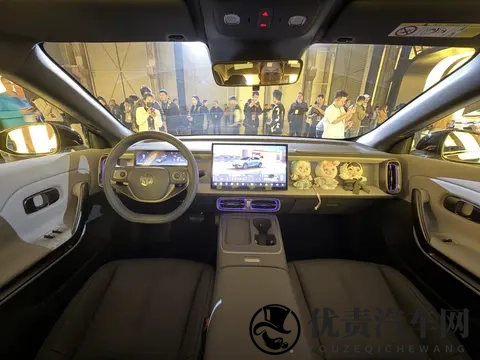 1058 万起 零跑Lafa 5 正式开启预售-3