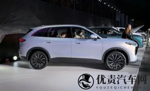 奇瑞第五代瑞虎8限时929万起-1