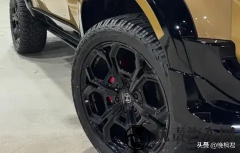 丰田普拉多被改装队整了,沙漠黄新车能玩越野又时尚,车主坐不住了-1