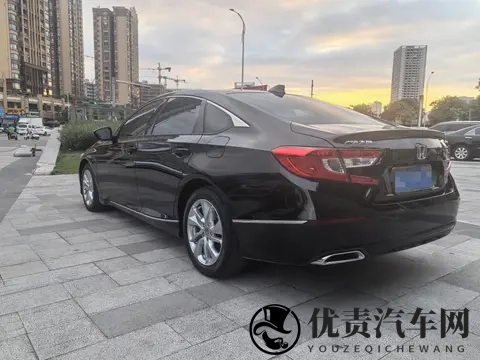 一手准新雅阁，260TURBO精英版，九万多开回家！-3