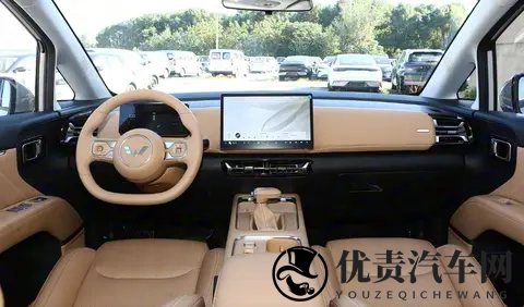 7万出头还带电动侧滑门，五菱全新MPV售价公布，最大续航1100公里-1