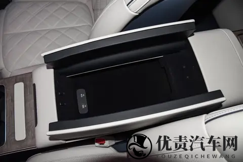 来ET9地平线版深度体验：行政旗舰的“科技感”是噱头还是硬实力-3