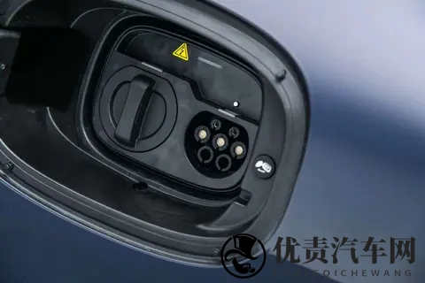 奇瑞风云A9L光辉上市：1719万起，智驾豪华双突破-1