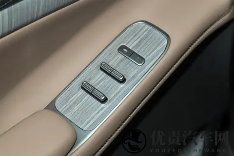 预售35万起，综合续航1602km，配800V架构+5C快充，小鹏X9增程版-2