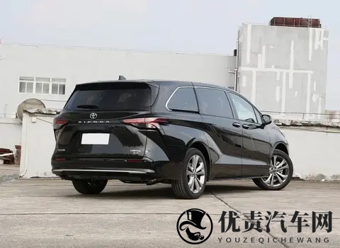 2026款丰田赛那现在入手最划算？但先看完这10条避坑指南再下单！-1