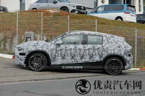 AMG纯电“小钢炮”GLA EQ谍照曝光：消息称500马力，还有漂移模式-2