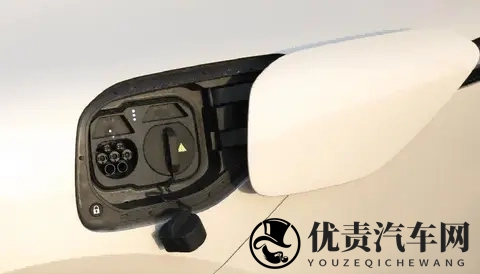 阿维塔12四激光版上市，鸿蒙座舱+四雷达助力舒适出行-3