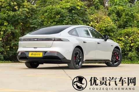 东风奕派eπ007+：15万级轿跑市场的新选择-3