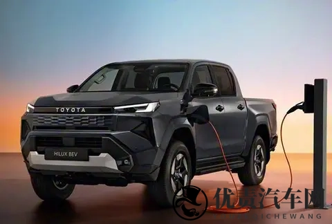 丰田全新HiLux震撼亮相：双动力版本引领市场新风向-1