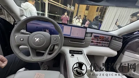 上市权益价分别为3228万元起！智己LS9正式上市-1