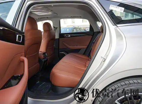 国民家轿迎来代际革新，第五代帝豪-1