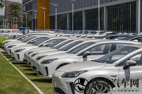 新能源车保费狂涨，开得少也逃不掉？背后真相扎心了-1