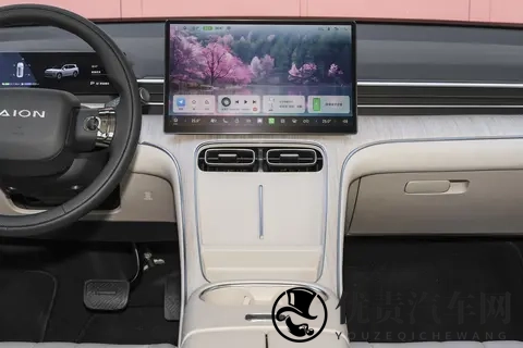 埃安 AION i60 预售价1268万起,家用SUV选这款增程车,能省不少油-1