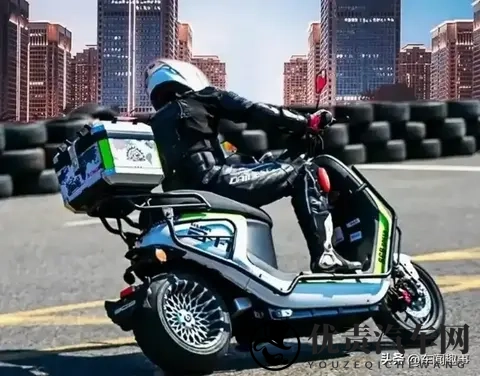 电动车时速锁死25km_h！新国标实施后，电摩的机会来了？真相扎心-2