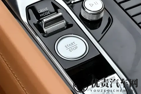 20万以内能买到四驱+中大型SUV？领克09给出答案-3