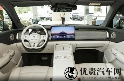 纯电SUV新选择,用料扎实不输Model Y,配华为乾崑ADS驾驶辅助-3