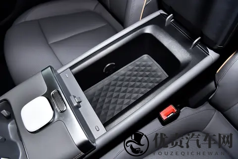 10万级七座MPV新选择!五菱星光730上市-1